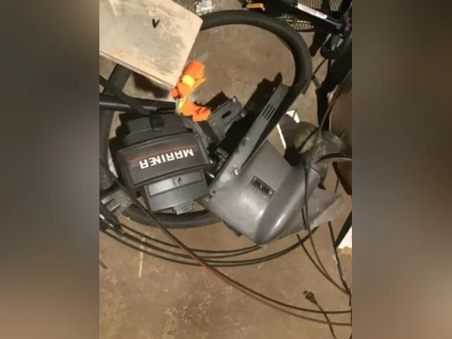 Moteur Hors-Bord 60HP années 1990 thumbnail 6