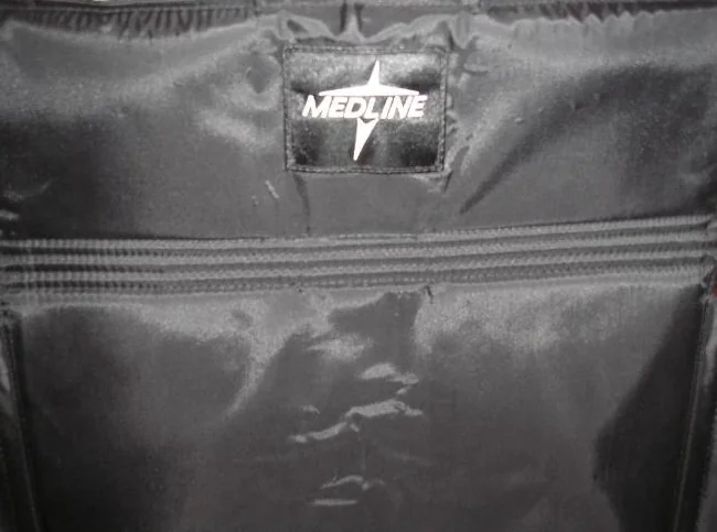 Chaise de transport, de déplacement a la maison de marque Medline, pas de support pour les pieds thumbnail 5