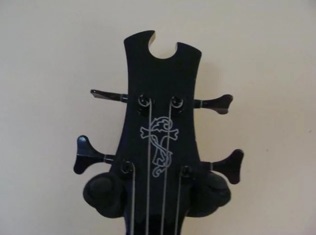 Basse Tobie de Tobias thumbnail 3