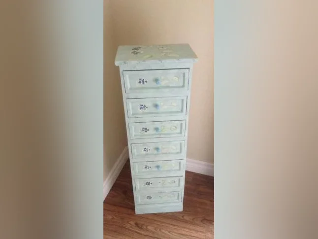 Petite commode décorative