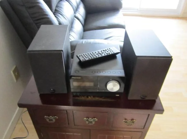 Mini-chaine Hi-Fi compact et polyvalent