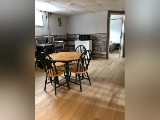 Grande chambre à louer thumbnail 3