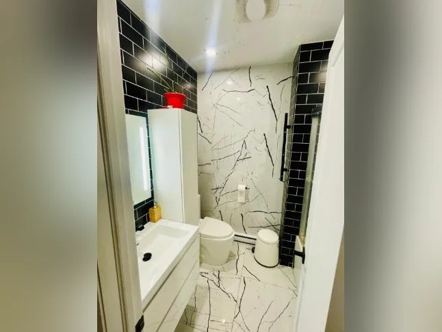 CESSION DE BAIL – SPACIEUX 7½ AVEC COUR PRIVÉE – VIEUX-ROSEMONT thumbnail 10