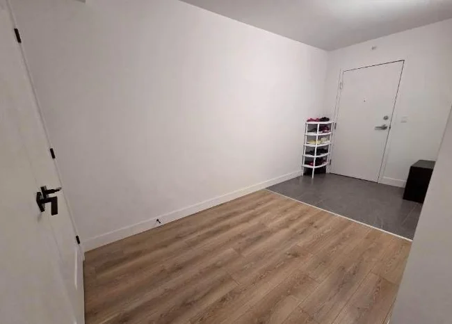 URGENT * 4 1/2 Ste-Foy * Grand et neuf appartement style condo thumbnail 9