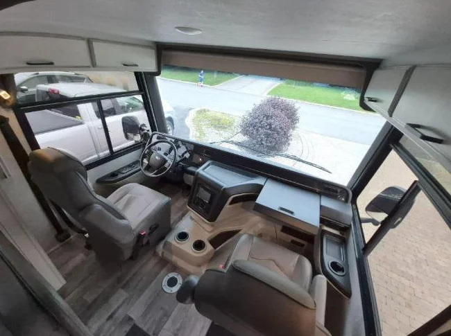 Motorisé Classe A Jayco Alante 27A 2021 – Look moderne & Clé en main thumbnail 9