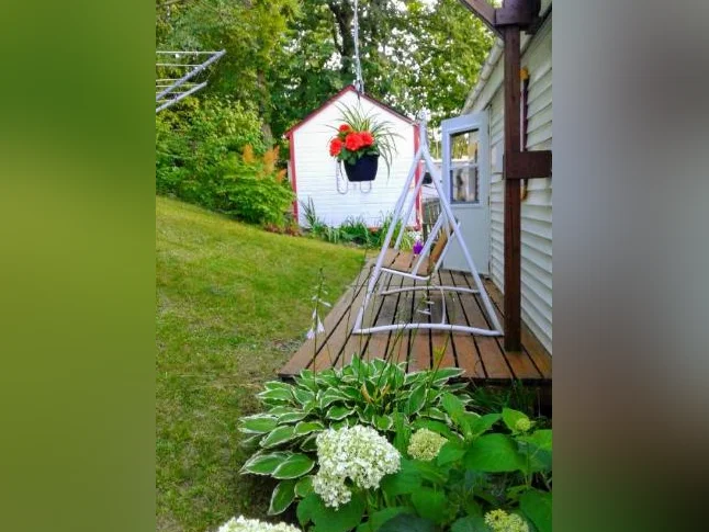 ROULOTTE À VENDRE AU PIED DE LA MONTAGNE ROUGEMONT thumbnail 6