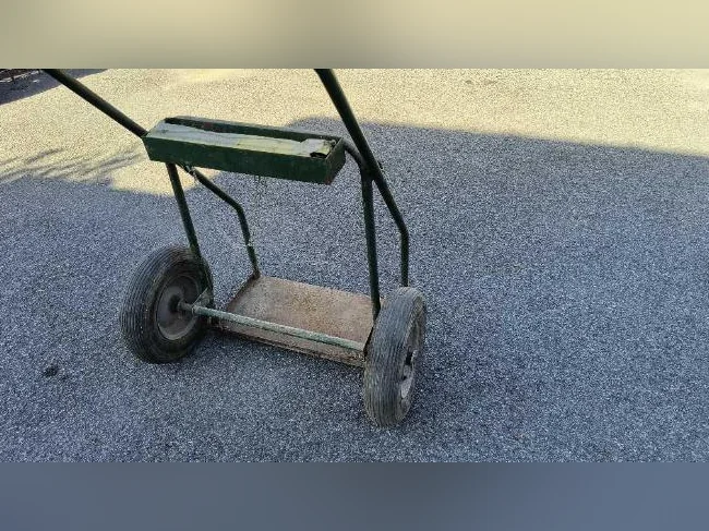 Chariot pour bonbonnes avec roues gonflées thumbnail 2