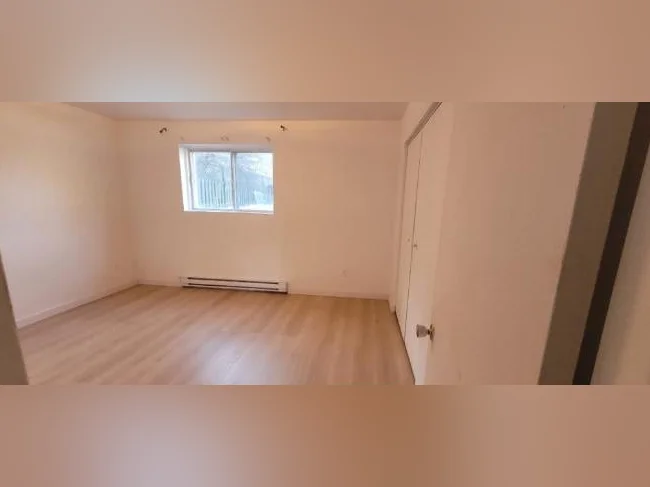 🏡 Grand 4 ½ à louer- Très bon prix !!! thumbnail 10