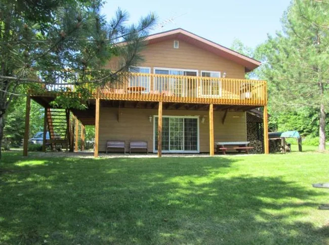 Chalet bord de l’eau St-Zénon à louer. 1h30 de Montréal !!!