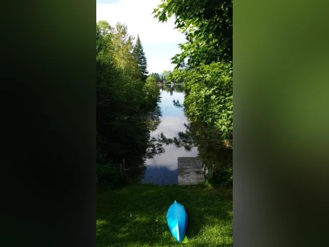 Chalet bord de l’eau St-Zénon à louer. 1h30 de Montréal !!! thumbnail 6