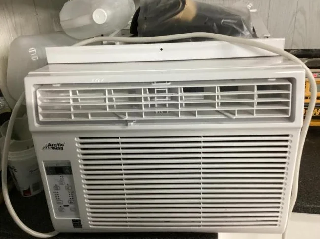 Climatiseur de fenêtre Arctic King 12000BTU