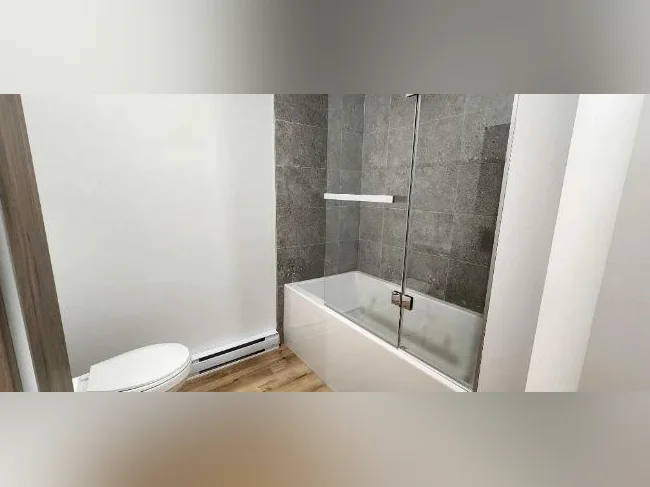 4 1/2 - CONDO NEUF ** 1 MOIS GRATUIT** thumbnail 4