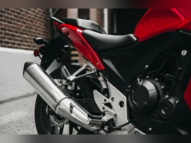 HONDA CBR500R 2014 – SEULEMENT 11 600 KM ! thumbnail 5