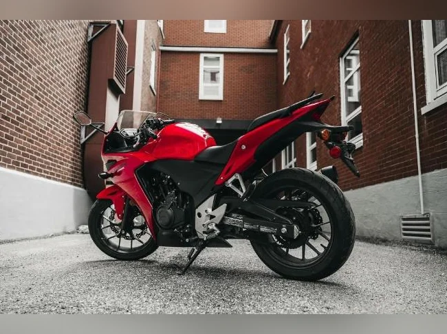 HONDA CBR500R 2014 – SEULEMENT 11 600 KM ! thumbnail 8
