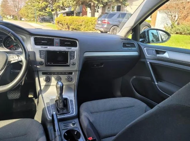 2016 Volkswagen Golf thumbnail 3