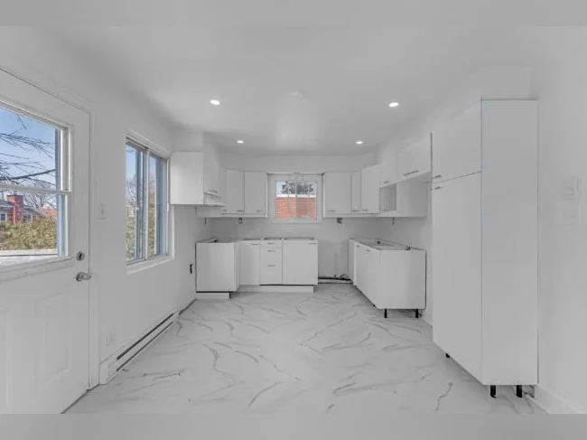 Grand 7½ rénové | 3 chambres | 2 salles de bain | Secteur calme thumbnail 4