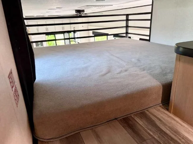 matelas de camping thumbnail 2