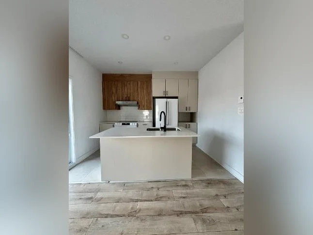 🏡 CONDO NEUF 3 CHAMBRES À LOUER – PRÉVOST thumbnail 5