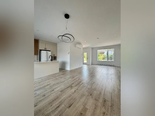 🏡 CONDO NEUF 3 CHAMBRES À LOUER – PRÉVOST thumbnail 2
