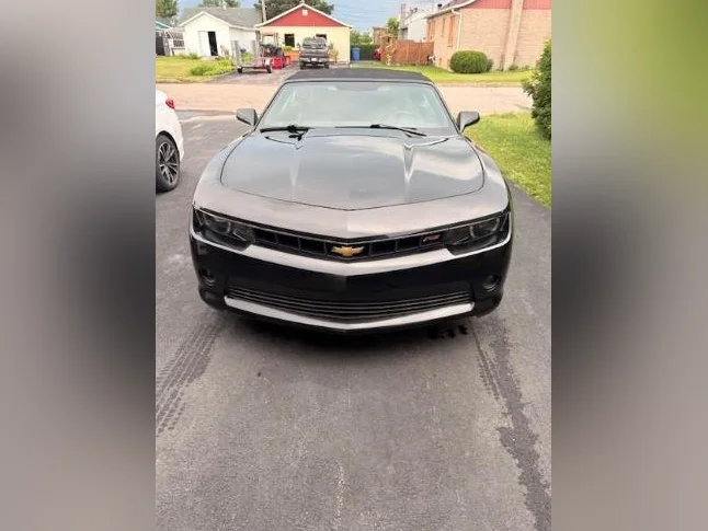 Chevrolet Camaro Convertible thumbnail 2