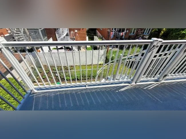 Ahuntsic- 4.5 au 2e de Triplex (prop occupants) St-Firmin près Sauvé thumbnail 10