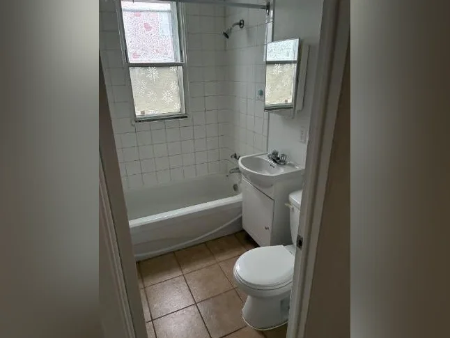 Appartement 3 1/2 bien situé proche de tous services thumbnail 5