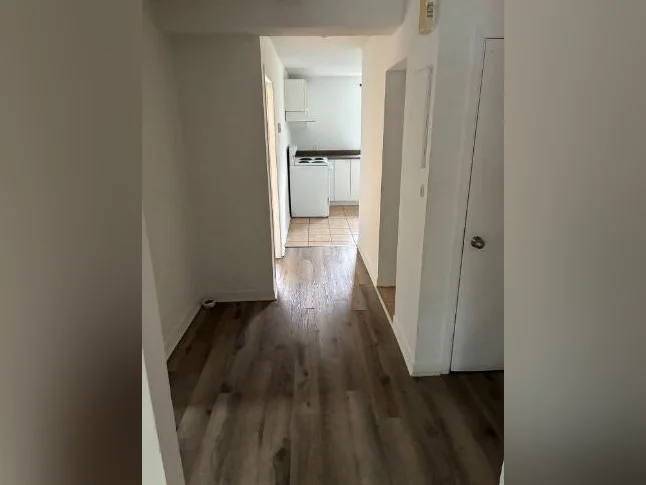 Appartement 3 1/2 bien situé proche de tous services thumbnail 4