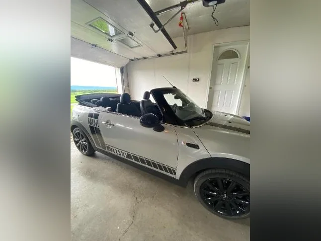 Mini Cooper convertible thumbnail 4