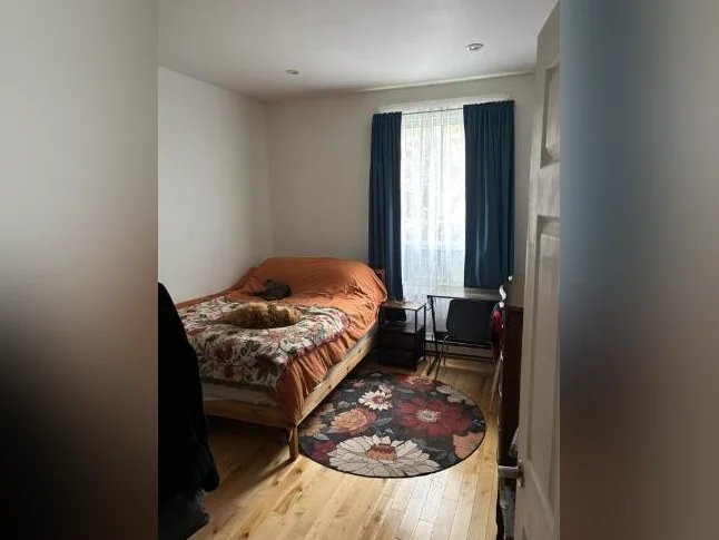 Superbe 41/2 style condo a Rosemont avec cour thumbnail 9