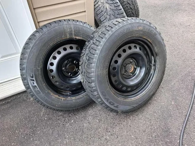 Pneu Toyo Observe G3 Ice Hiver 235/65 R 17 avec roues Honda en acier était sur crv 2021 thumbnail 3