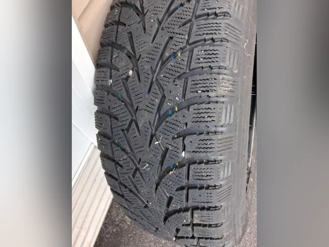Pneu Toyo Observe G3 Ice Hiver 235/65 R 17 avec roues Honda en acier était sur crv 2021 thumbnail 2