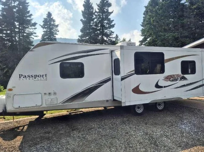 A vendre roulotte keystone passeport ultra lite 28 pieds 2012 thumbnail 2