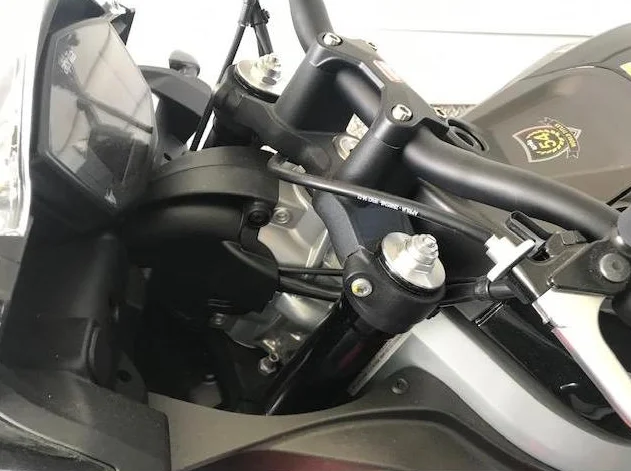 Moto Aprilia Tuono 660 Factory 2022 thumbnail 6