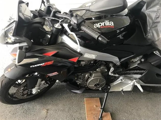 Moto Aprilia Tuono 660 Factory 2022 thumbnail 2
