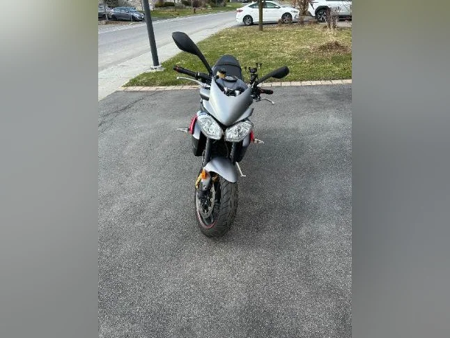 Triumph Street Triple R thumbnail 7