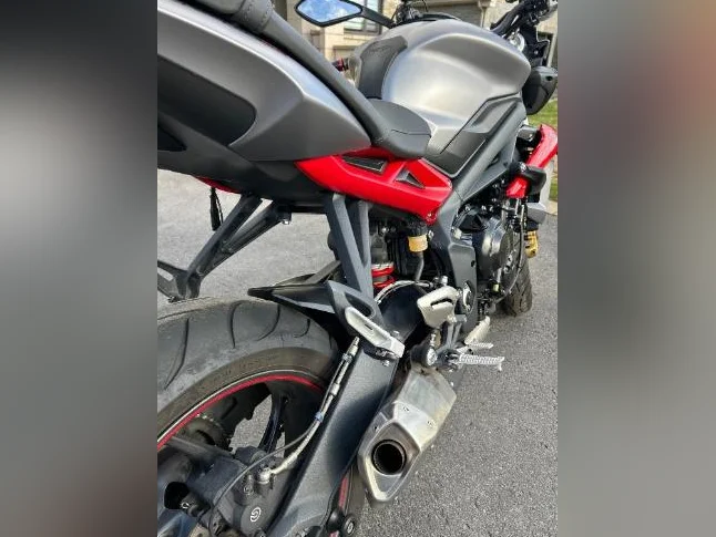 Triumph Street Triple R thumbnail 6