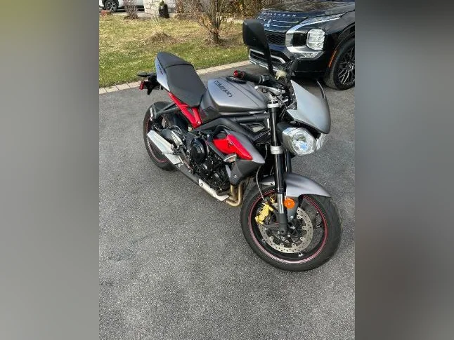 Triumph Street Triple R