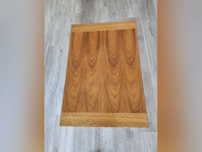 Superbe petite table de salon en Tek, en tres bon état, laisserait a 95$ thumbnail 3