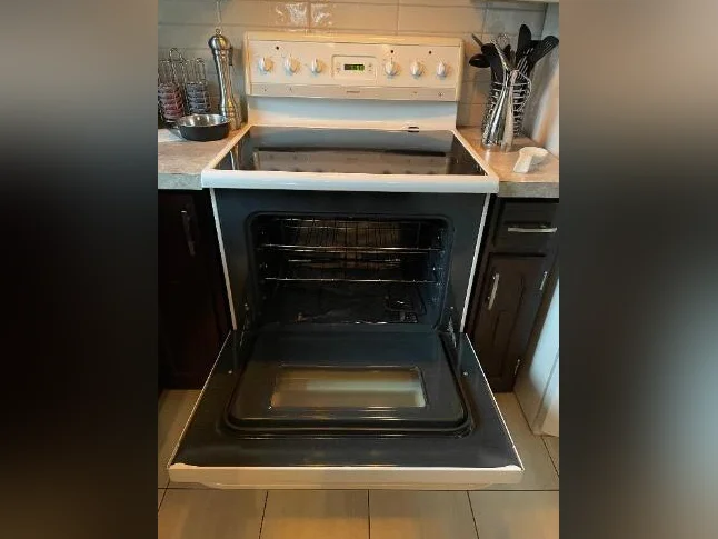 Cuisinière de marque Frigidaire thumbnail 3