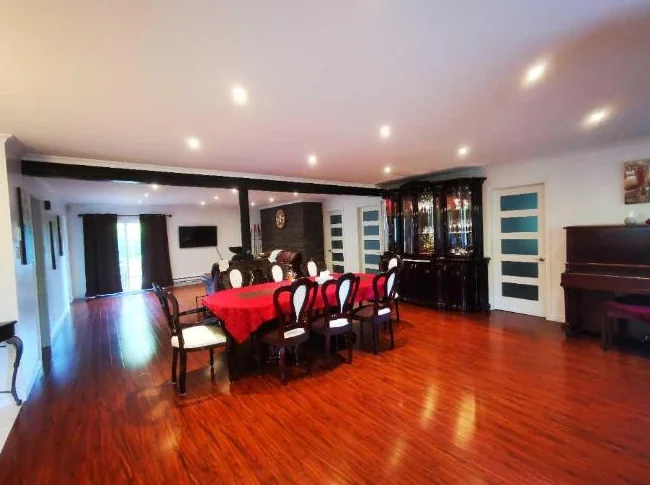SPACIEUSE MAISON DE 5 CACs DANS LES LAURENTIDES