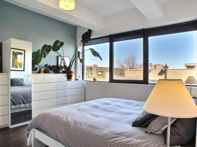 Magnifique condo 3 1/2 de 850 pi², très lumineux, plafonds de 11 pieds thumbnail 6