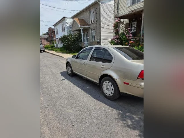 Volkswagen Jetta City thumbnail 4