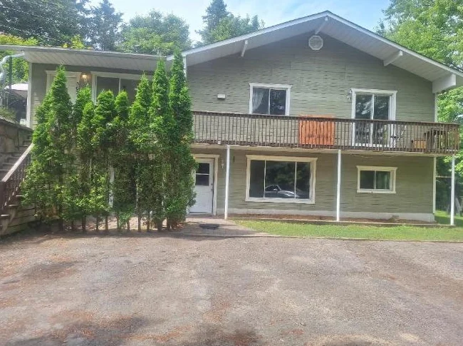 Appartement à louer très grand 4 1/2 Saint-Sauveur