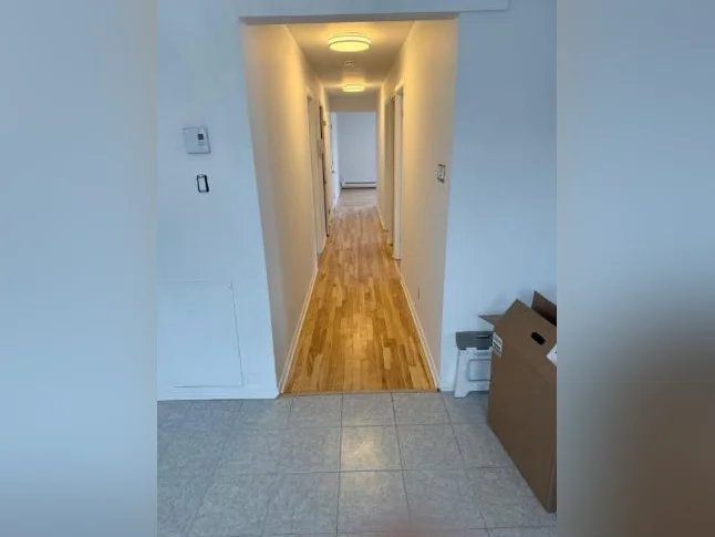 Grand logement 4 1/2 a louer thumbnail 9
