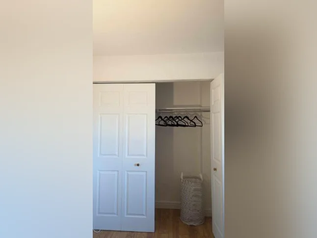 Belle chambre meublée chez habitant à Brossard - 1er juillet thumbnail 4