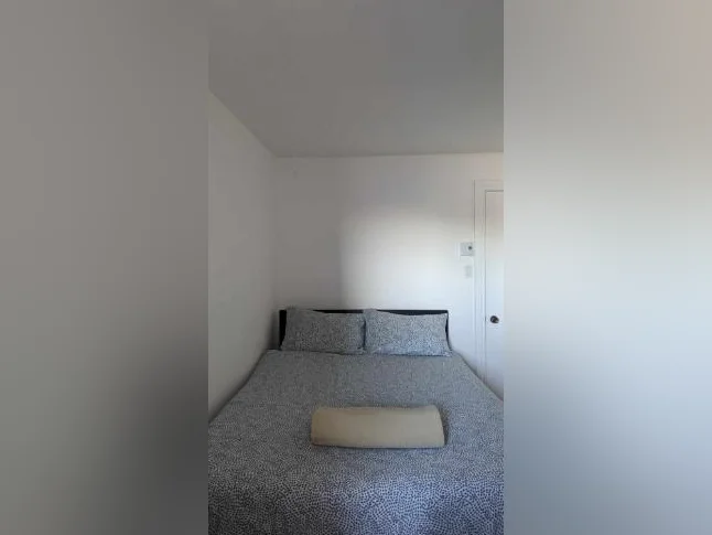 Belle chambre meublée chez habitant à Brossard - 1er juillet thumbnail 3