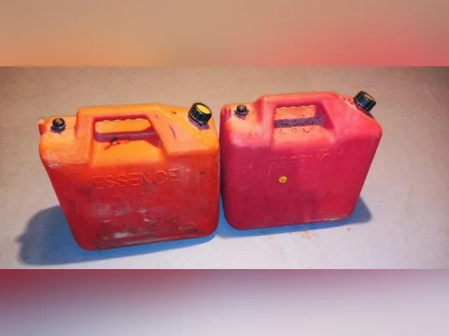 2 Bidons à essence 25 Litres 5.5 Gallons