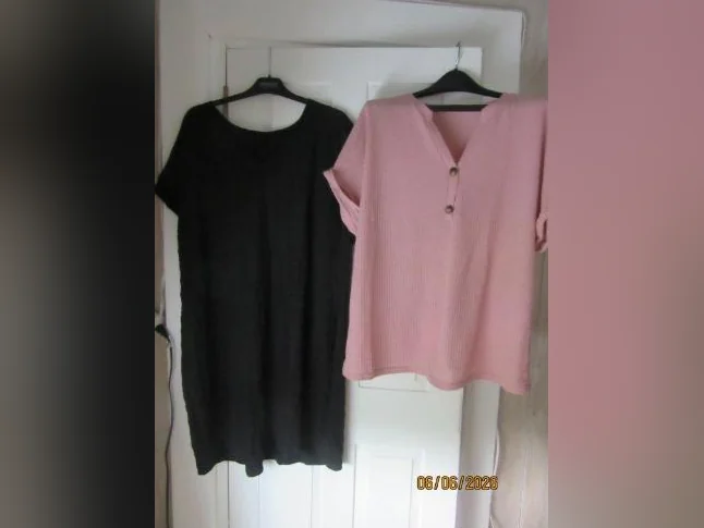 1 robe noire 1X 1 chandail rose 1X neuf