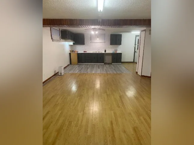 Very large 3 bedroom basement apartment in Fassett, Quebec work accessible commute
