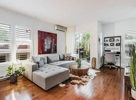 Condo à vendre incluant stationnement intérieur